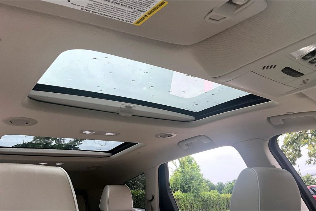 Used 2023 Buick Enclave Avenir w/ Avenir Technology Package FWD image 23