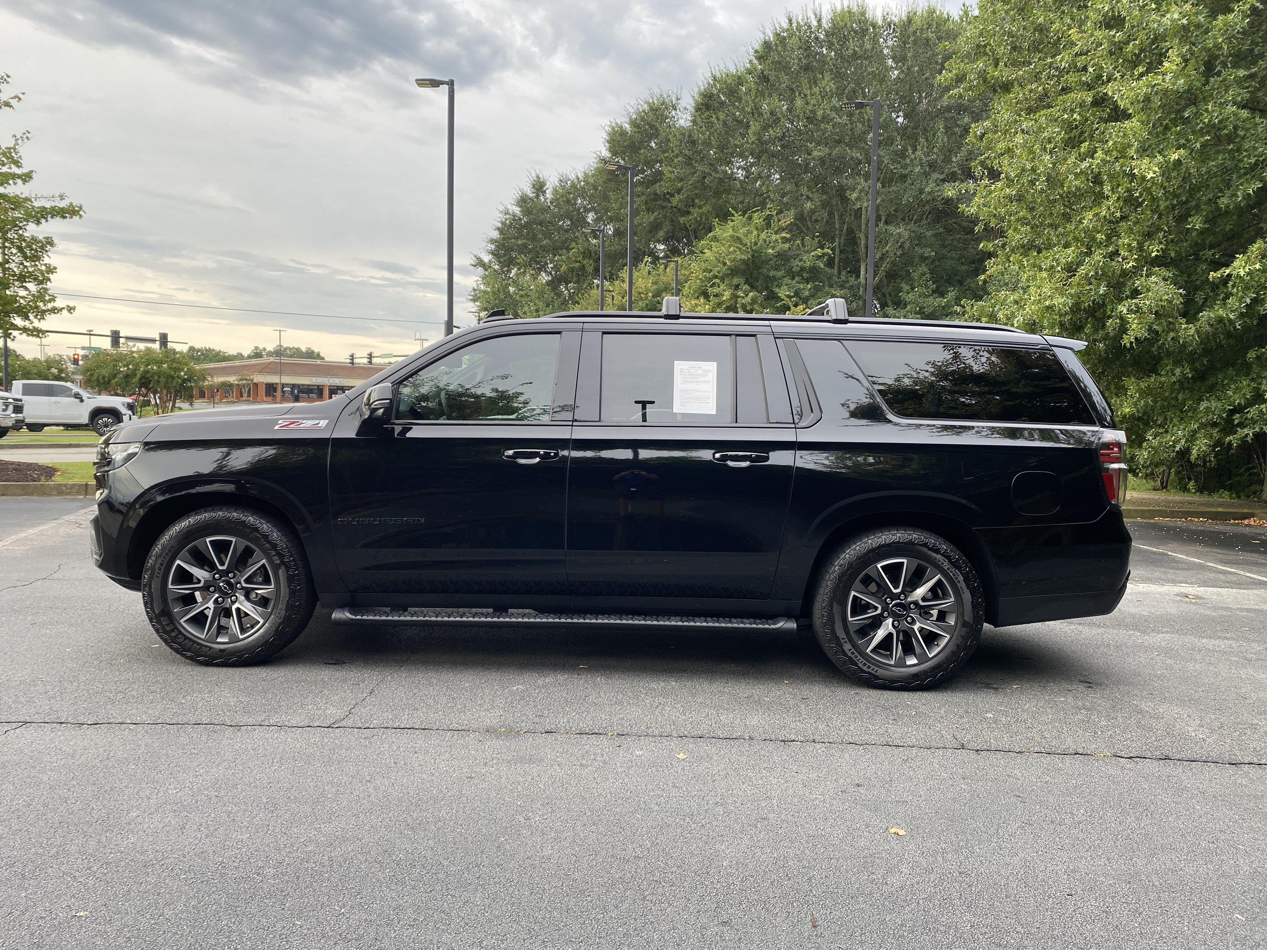 Used 2024 Chevrolet Suburban Z71 w/ Z71 Off-Road Package AWD/4WD image 6