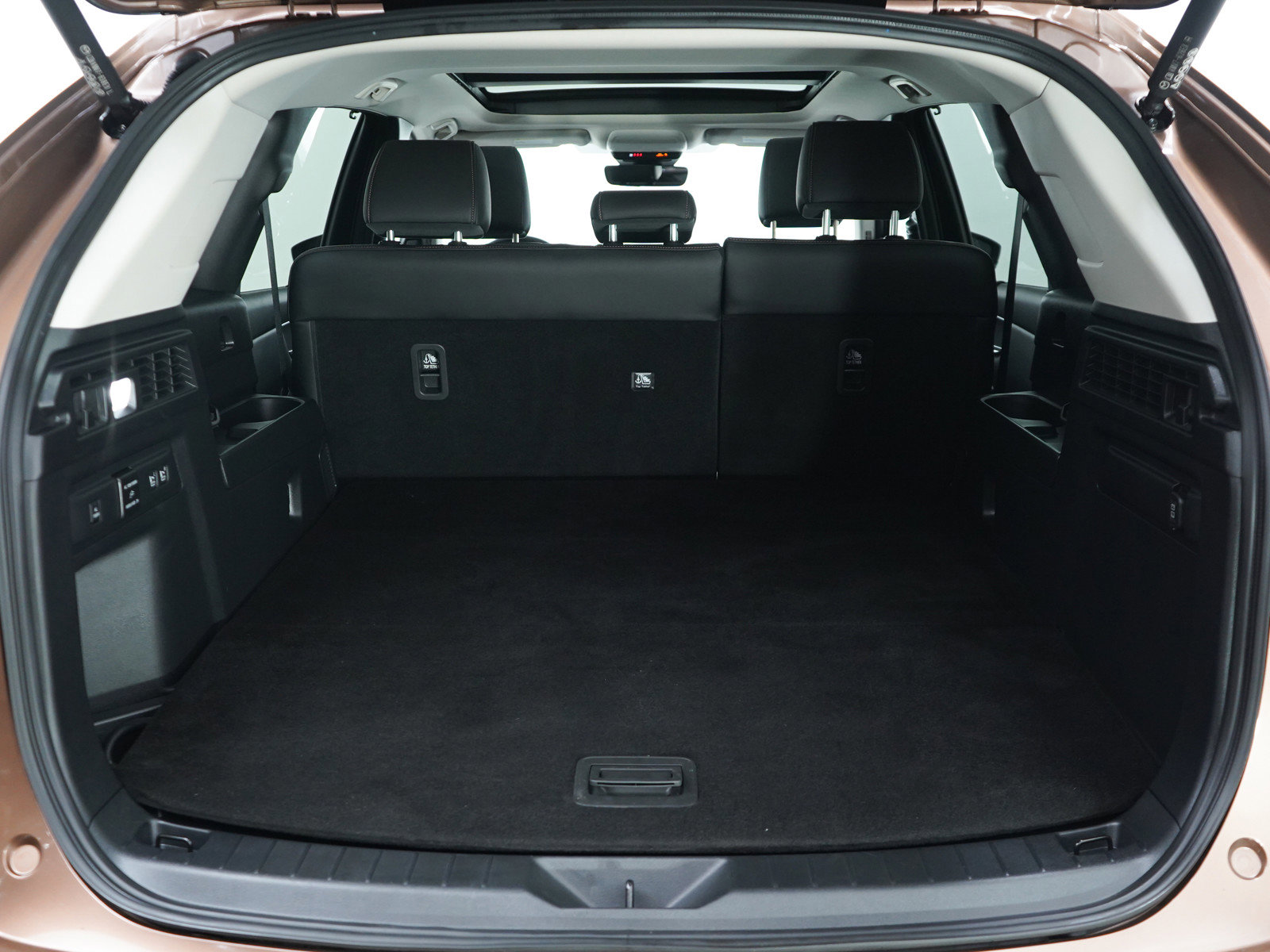 Certified 2025 MAZDA CX-70 Plug-In Hybrid w/ Premium Pkg image 17