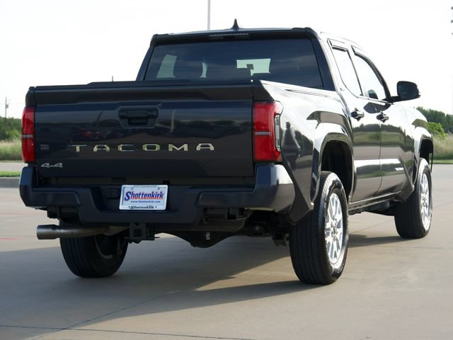 Used 2025 Toyota Tacoma SR5 AWD/4WD image 9