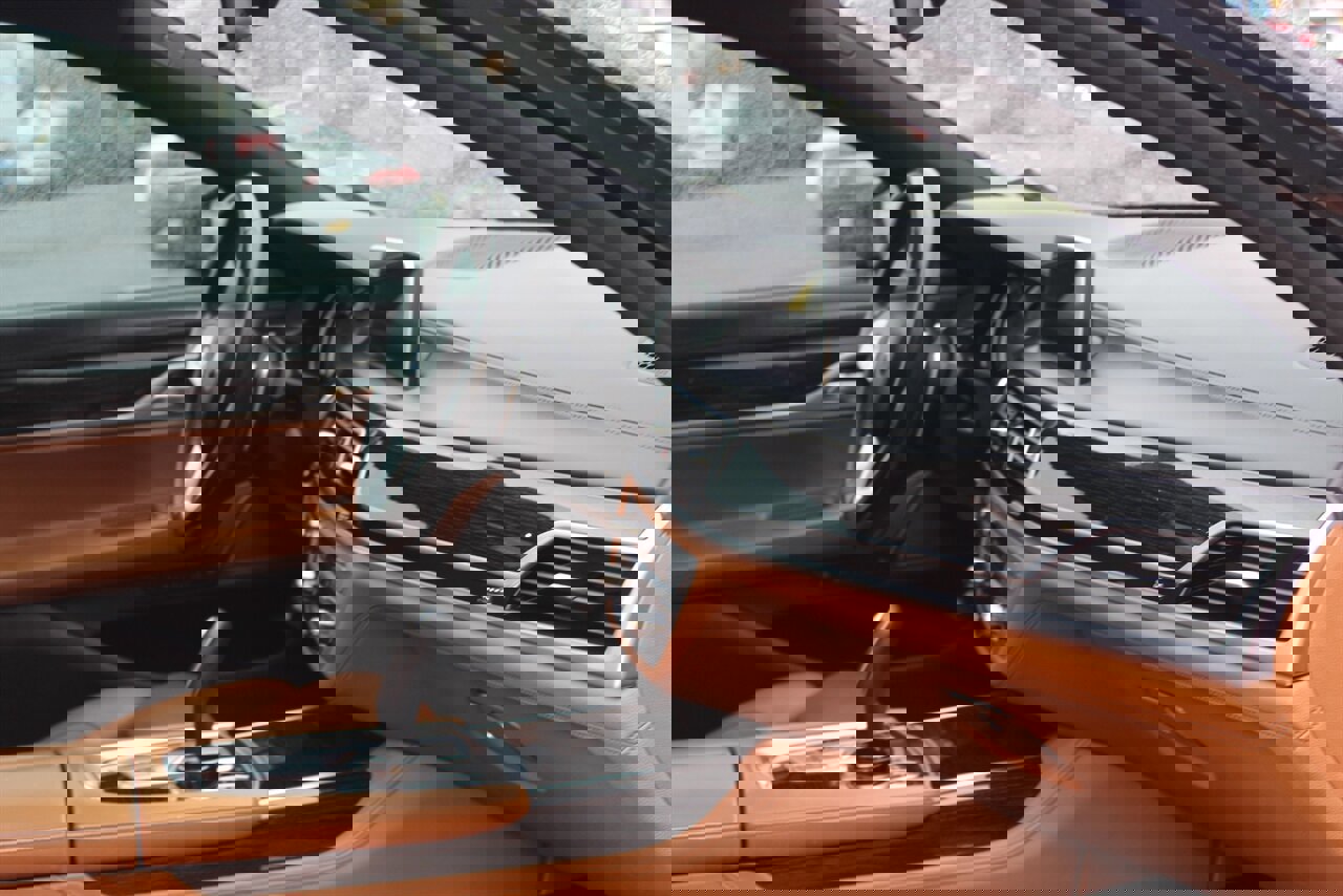 Used 2019 BMW 750i image 23