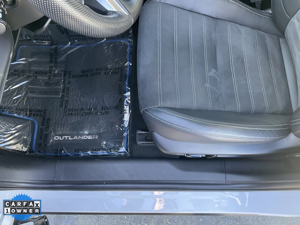 Used 2023 Mitsubishi Outlander SE image 16