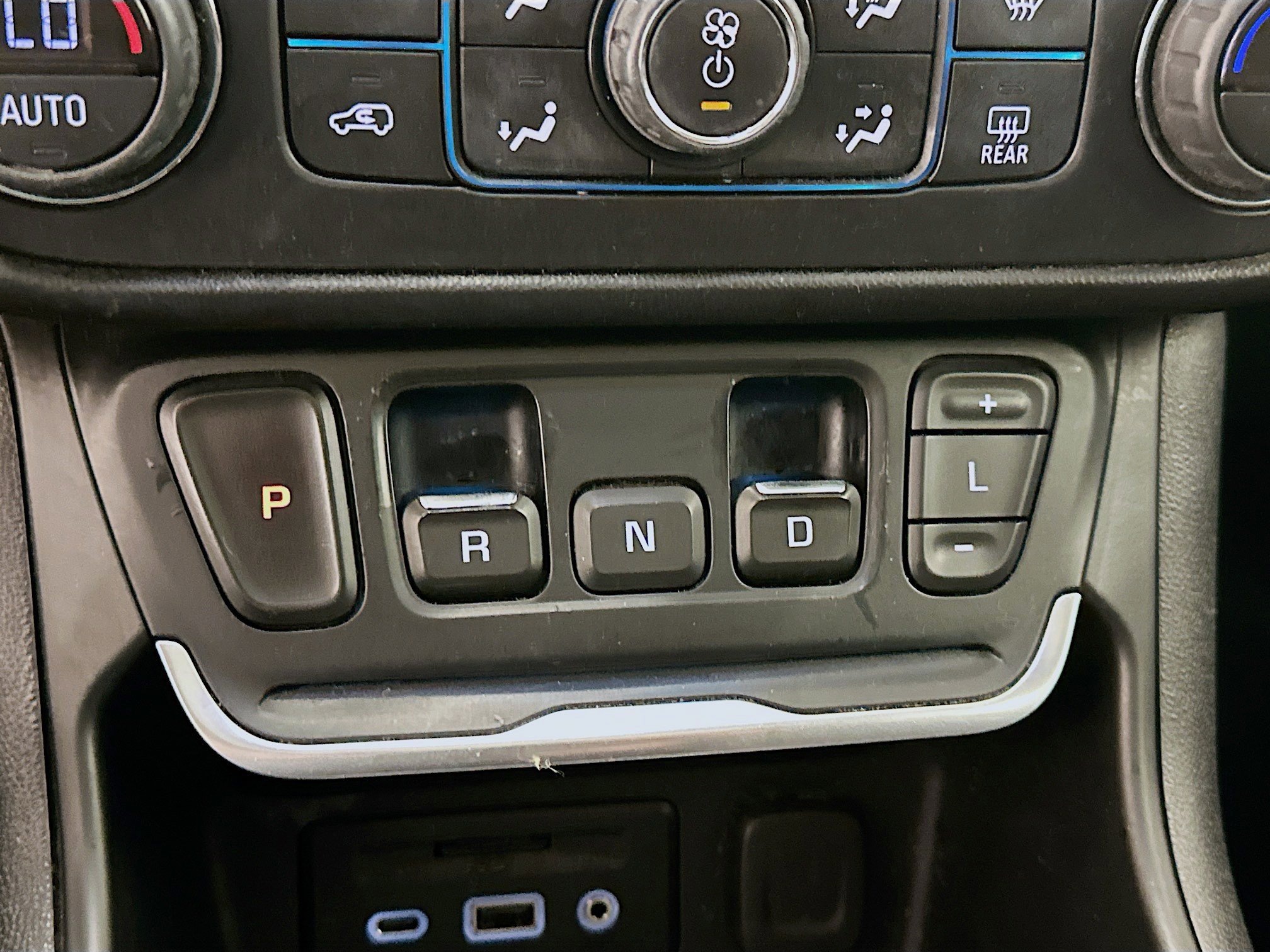 Used 2018 GMC Terrain SLE w/ Driver Convenience Package image 25