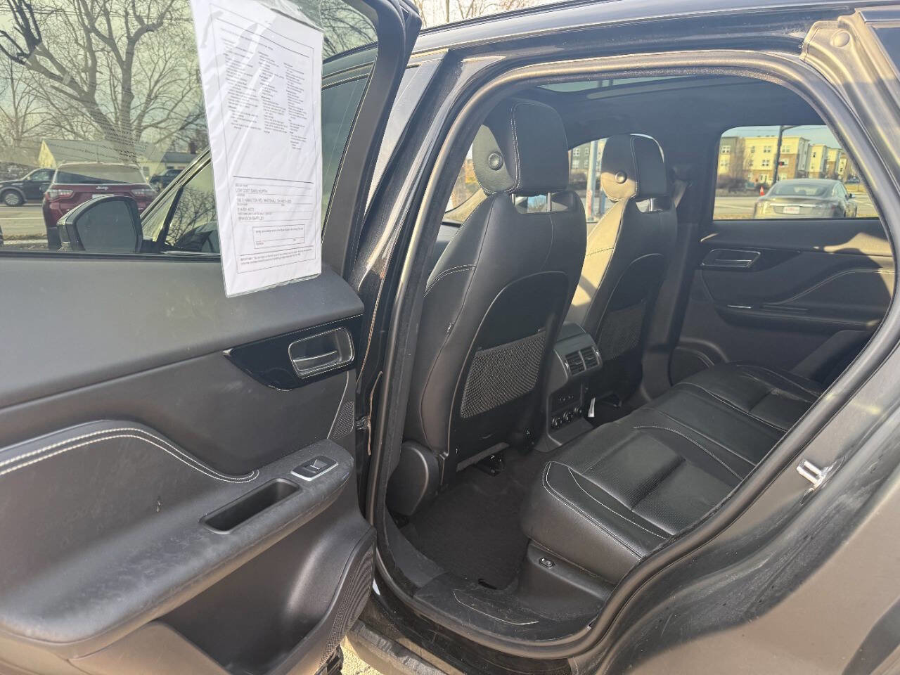 Used 2019 Jaguar F-PACE R-Sport image 6