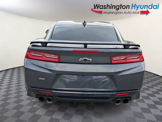 Used 2018 Chevrolet Camaro SS RWD image 5