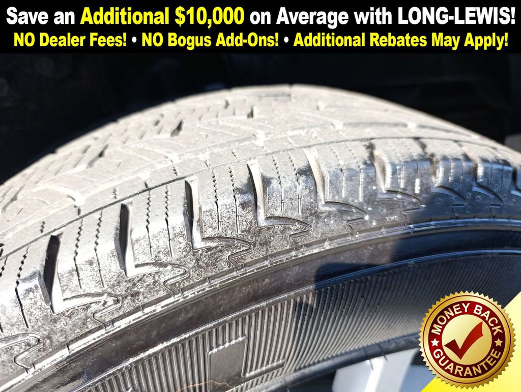 Used 2024 Nissan Titan SV w/ SV Convenience Package image 31