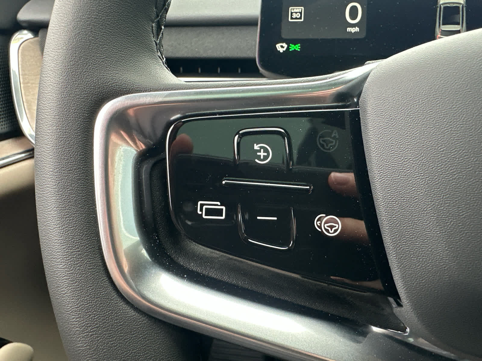 New 2026 Volvo EX90 Plus AWD/4WD image 24