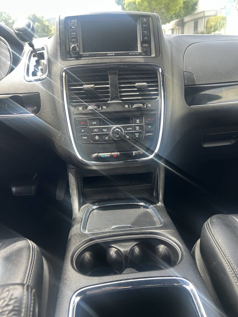 Used 2018 Dodge Grand Caravan SXT w/ Driver Convenience Group FWD image 11