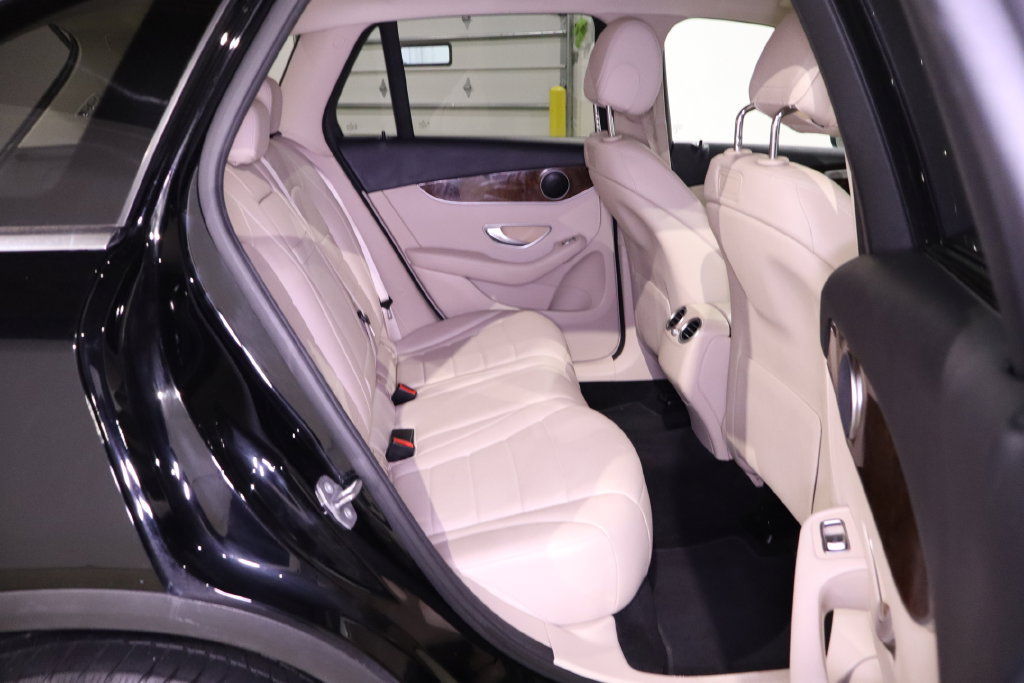 Used 2019 Mercedes-Benz GLC 300 image 31