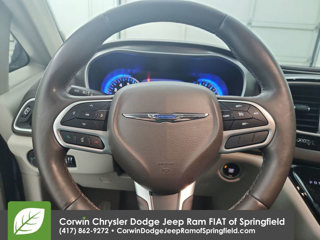 Used 2017 Chrysler Pacifica Touring-L Plus image 22