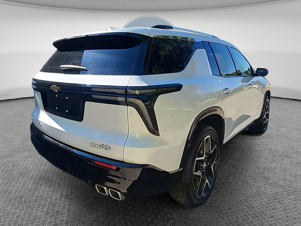 Used 2025 Chevrolet Traverse High Country w/ LPO, Floor Liner Package AWD/4WD image 4