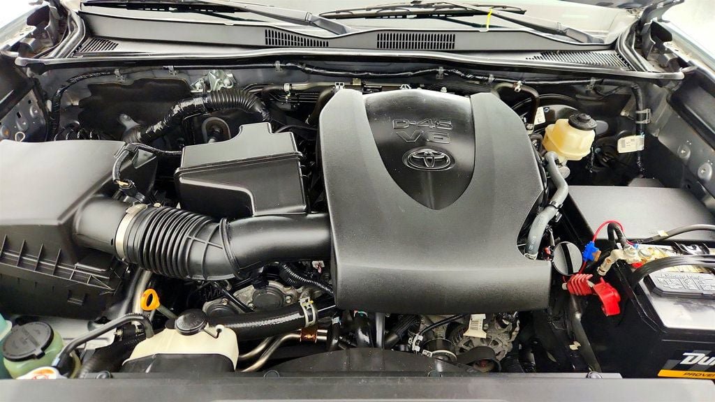 Used 2018 Toyota Tacoma SR5 RWD image 26
