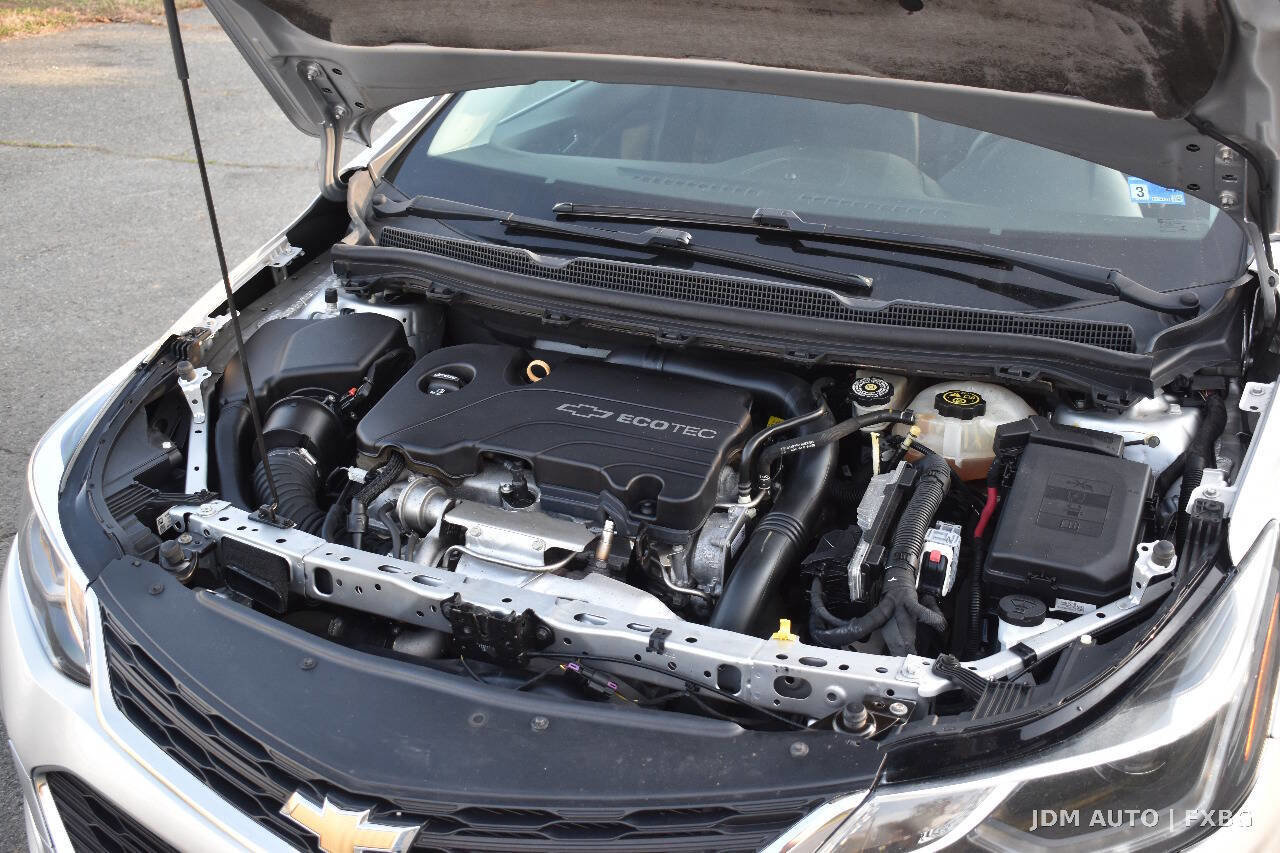 Used 2017 Chevrolet Cruze LT w/ Convenience Package image 31