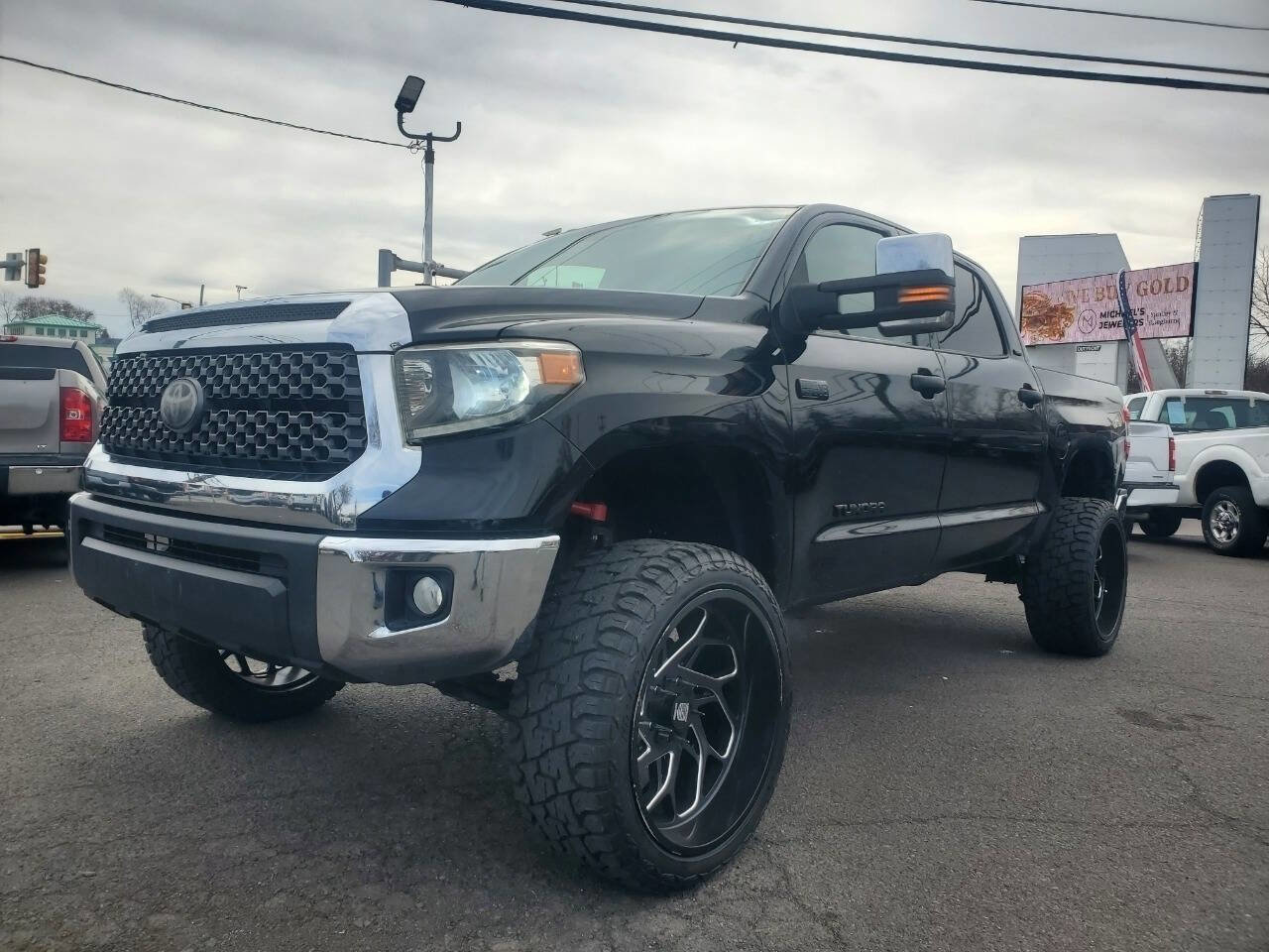 Used 2019 Toyota Tundra SR5 w/ SR5 Upgrade Package image 2