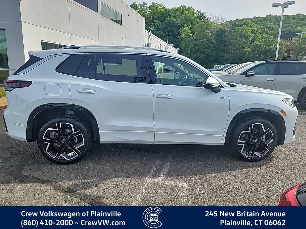 Certified 2026 Volkswagen Tiguan SEL R-Line AWD/4WD image 32