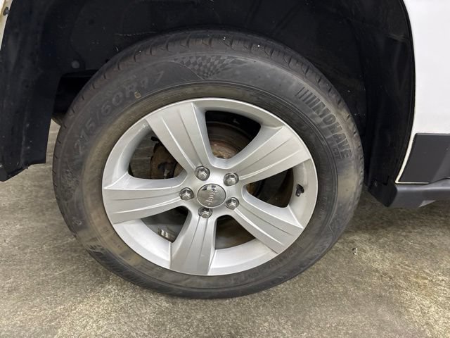 Used 2014 Jeep Patriot Limited w/ Sun/Sound Group AWD/4WD image 8
