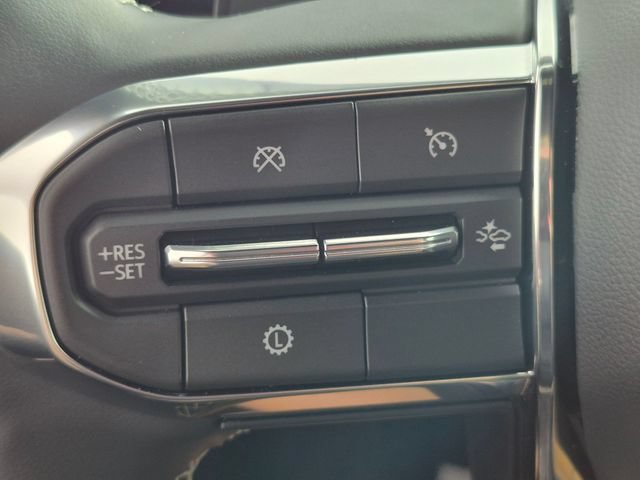 Used 2025 GMC Acadia Denali FWD image 17