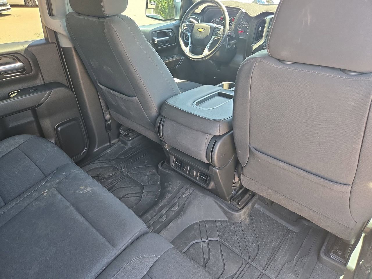 Used 2022 Chevrolet Silverado 1500 LT RWD image 11