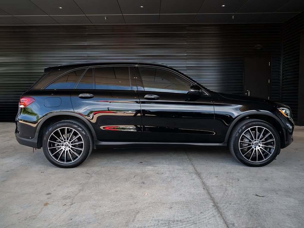 Used 2021 Mercedes-Benz GLC 300 w/ AMG Line image 8