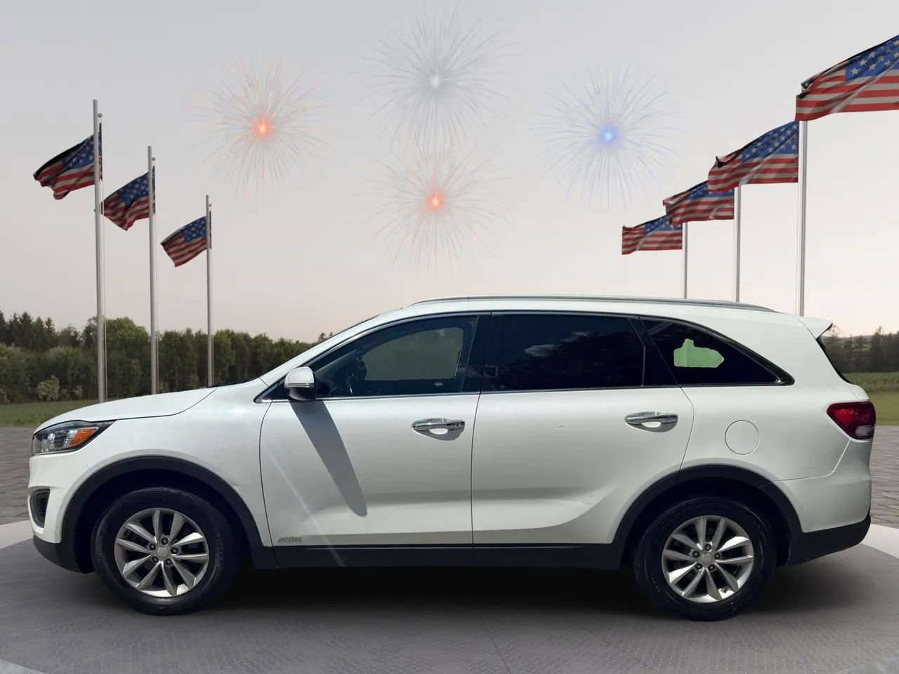 Used 2017 Kia Sorento LX Sport Utility 4D w/ LX Convenience Package image 4