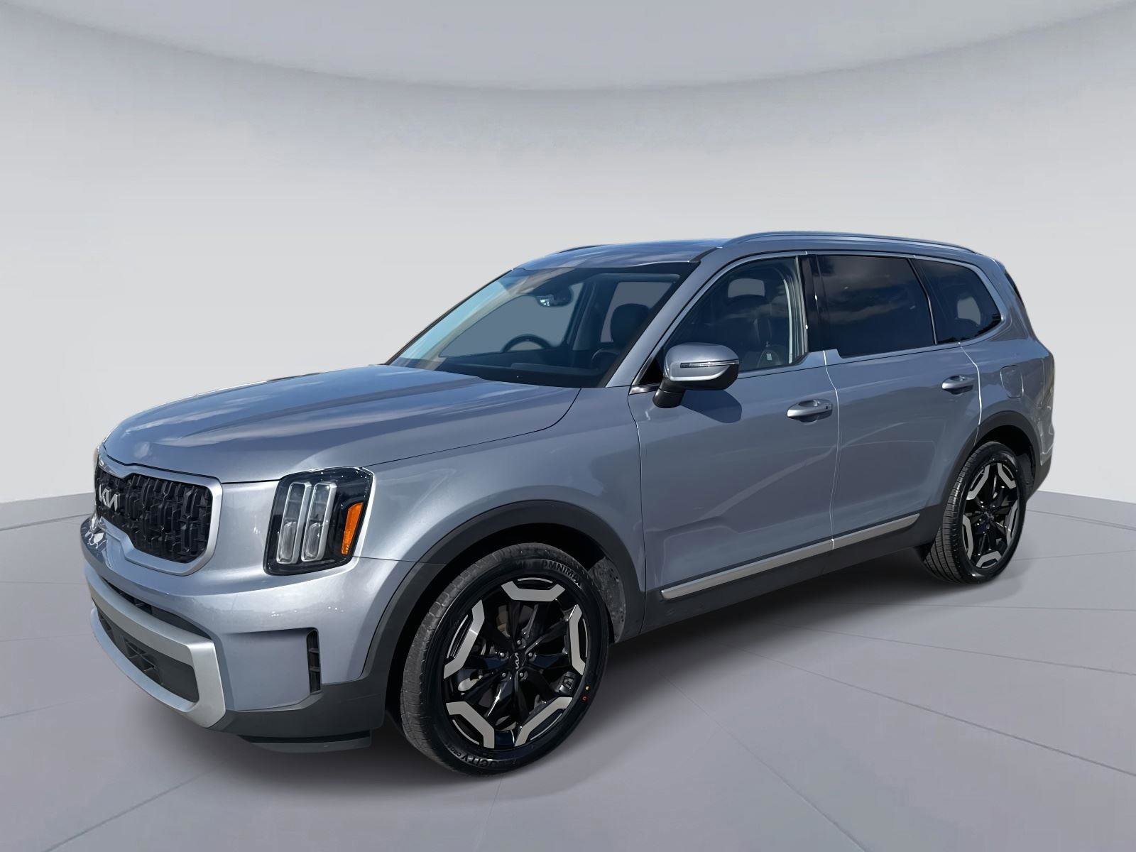 Used 2024 Kia Telluride EX w/ EX Captain's Chair Package image 8