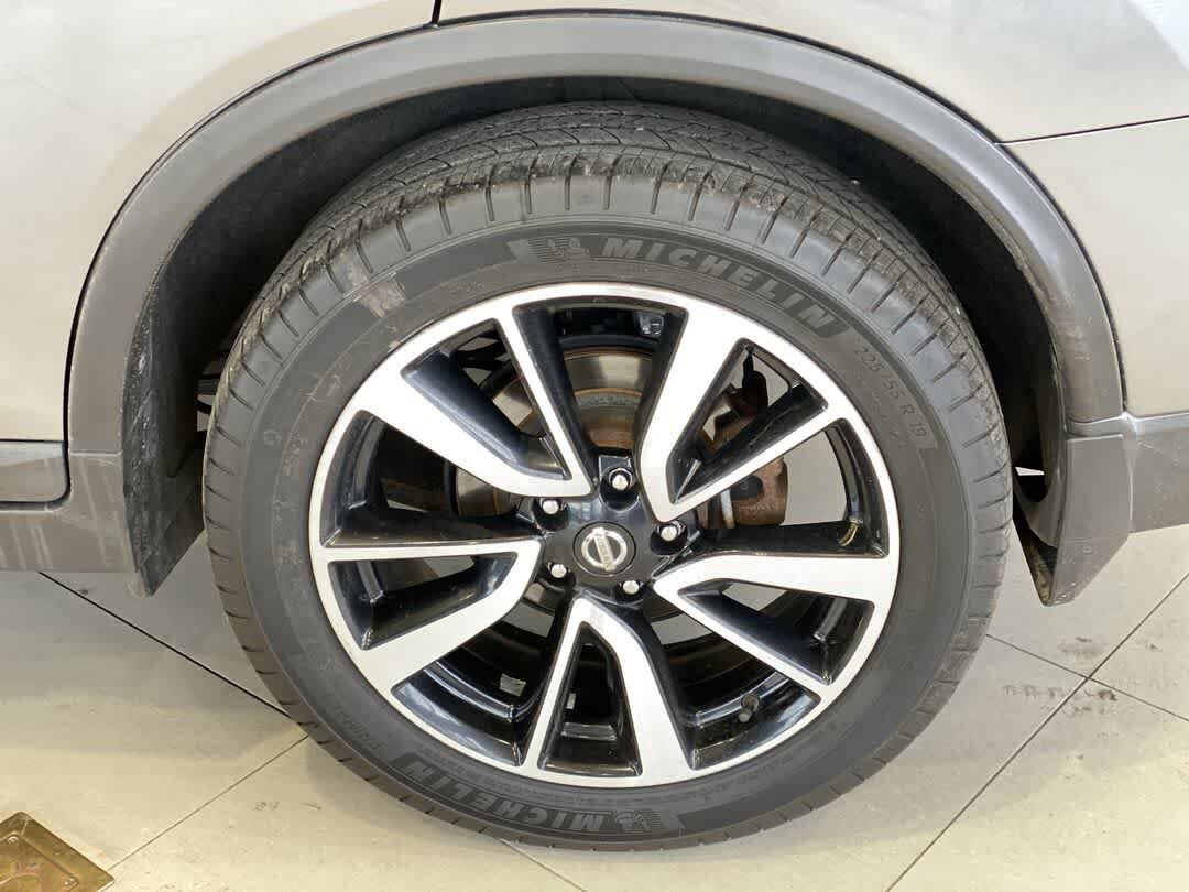 Used 2017 Nissan Rogue SL w/ SL Premium Package AWD/4WD image 13