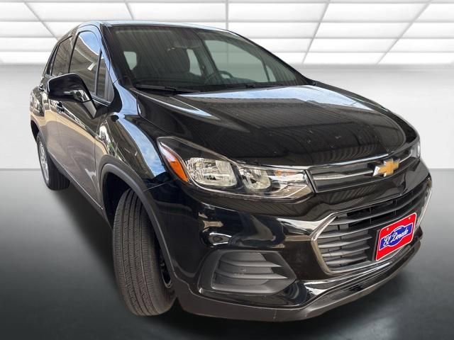 Certified 2022 Chevrolet Trax LS w/ Tint and Cruise Package image 1