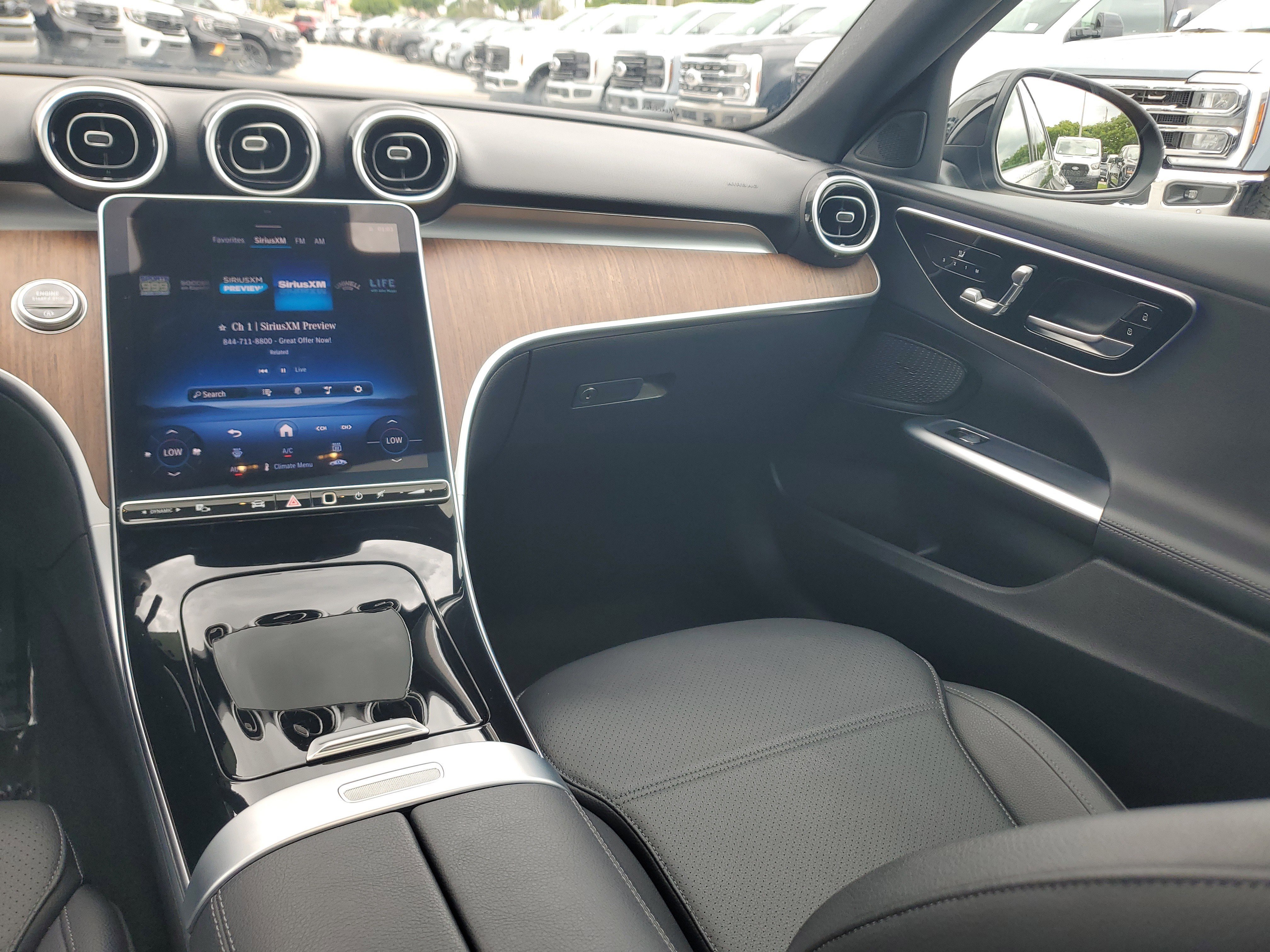Used 2025 Mercedes-Benz C 300 Sedan image 19