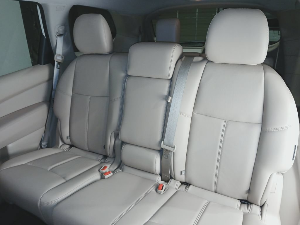 Used 2019 Nissan Pathfinder SL AWD/4WD image 13