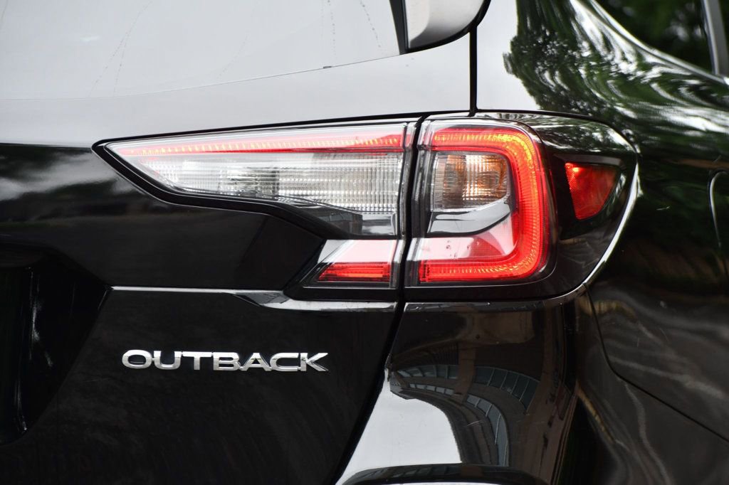 Used 2020 Subaru Outback Premium image 11