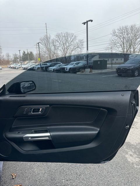 Used 2017 Ford Mustang EcoBoost image 23