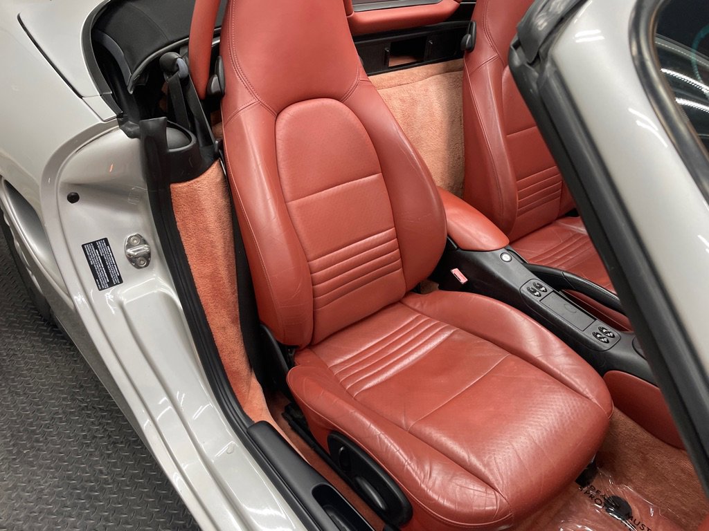 Used 2000 Porsche Boxster image 34