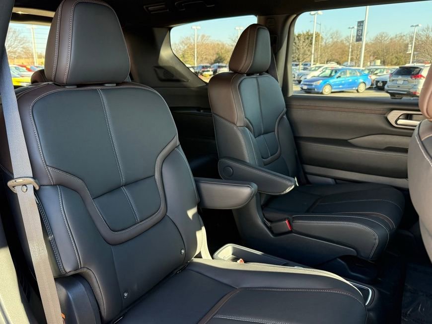 New 2025 Nissan Armada SL w/ Captain's Chari Seat Package image 30