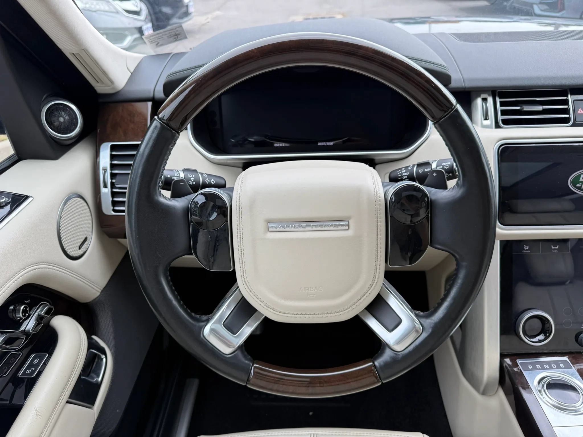 Used 2018 Land Rover Range Rover HSE AWD/4WD image 9