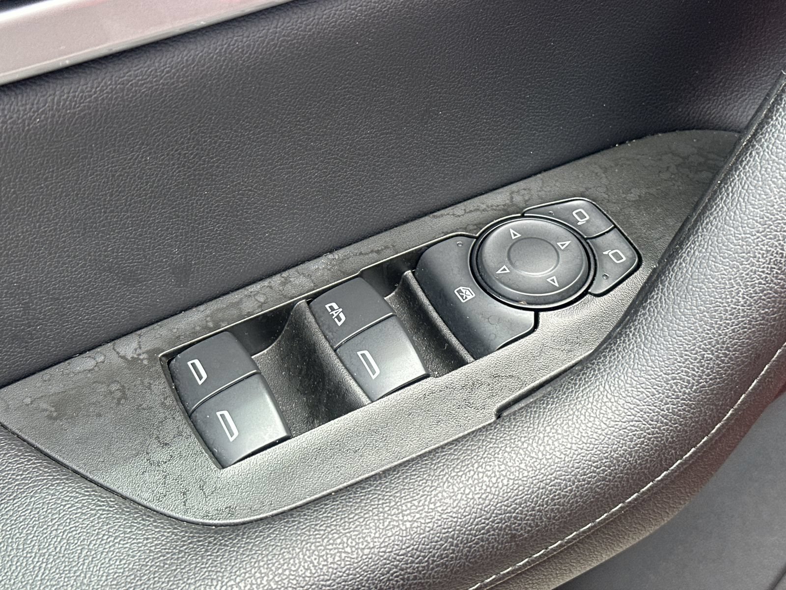 Used 2021 Chevrolet Blazer LT FWD image 15