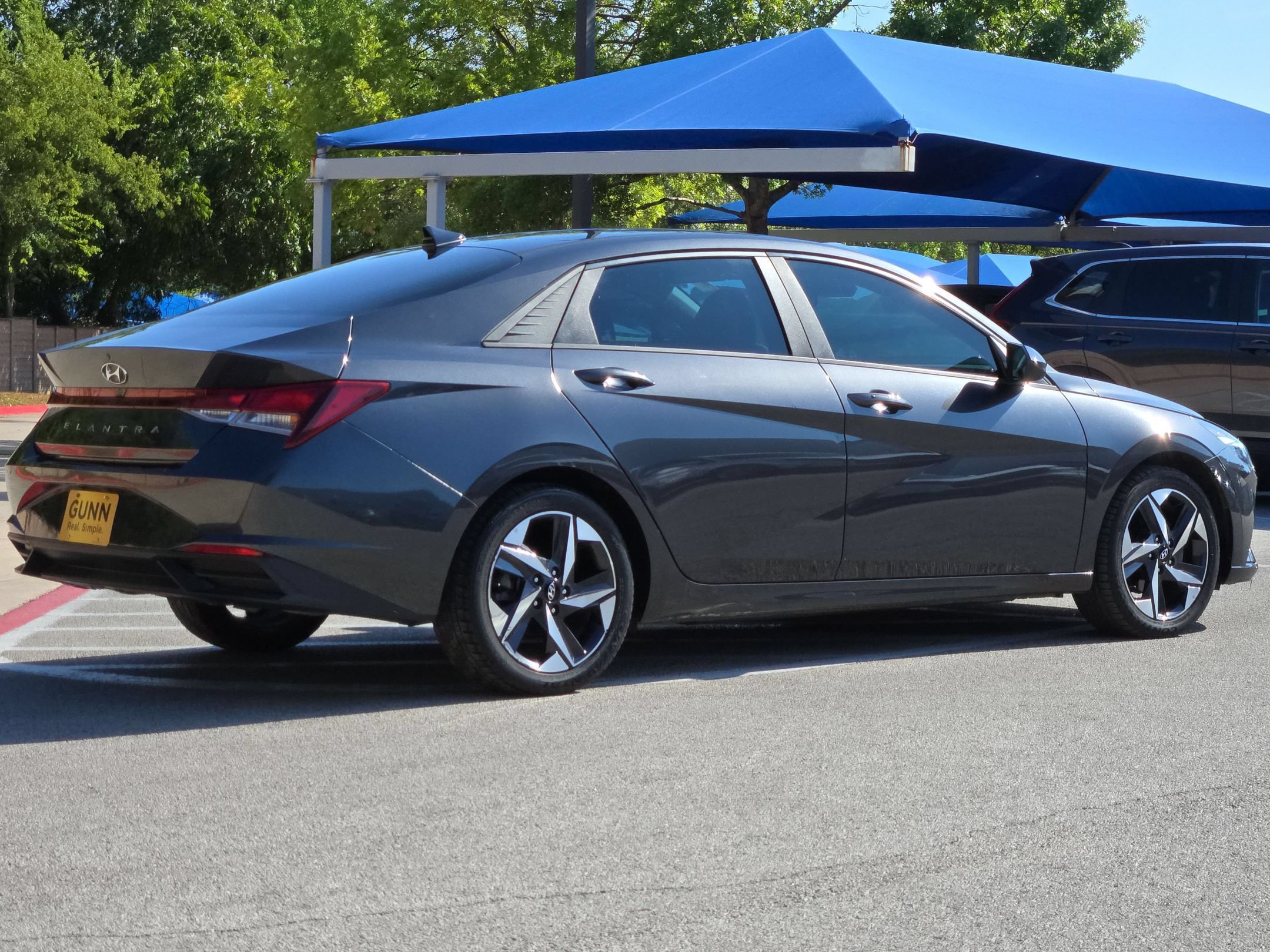 Used 2023 Hyundai Elantra SEL w/ Convenience Package FWD image 3