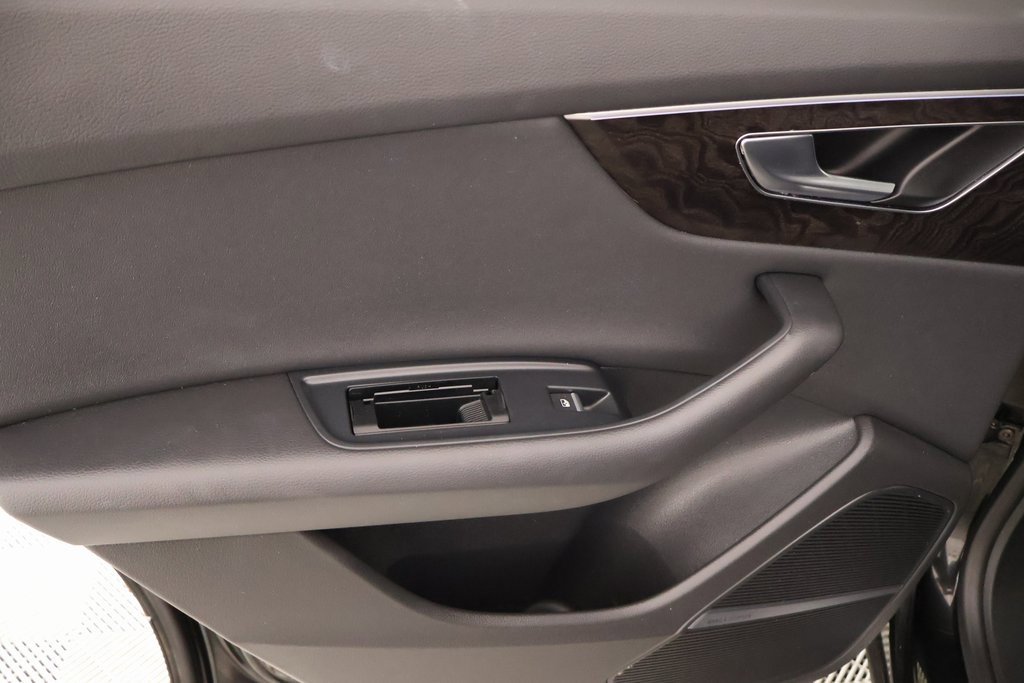 Used 2022 Audi Q8 Premium Plus w/ Premium Plus Package image 18