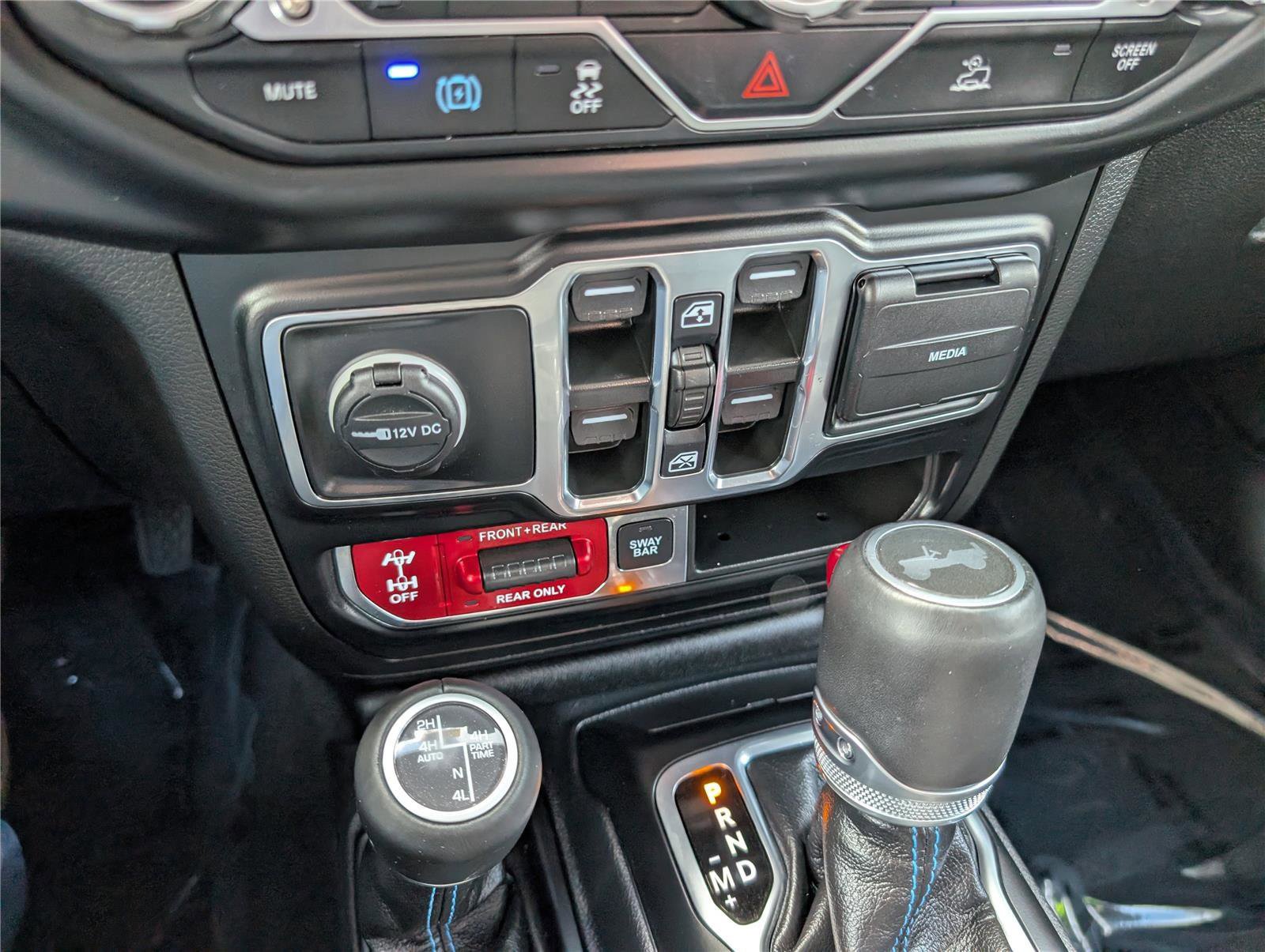 Used 2023 Jeep Wrangler Unlimited Rubicon 4xe w/ Cold Weather Group AWD/4WD image 25