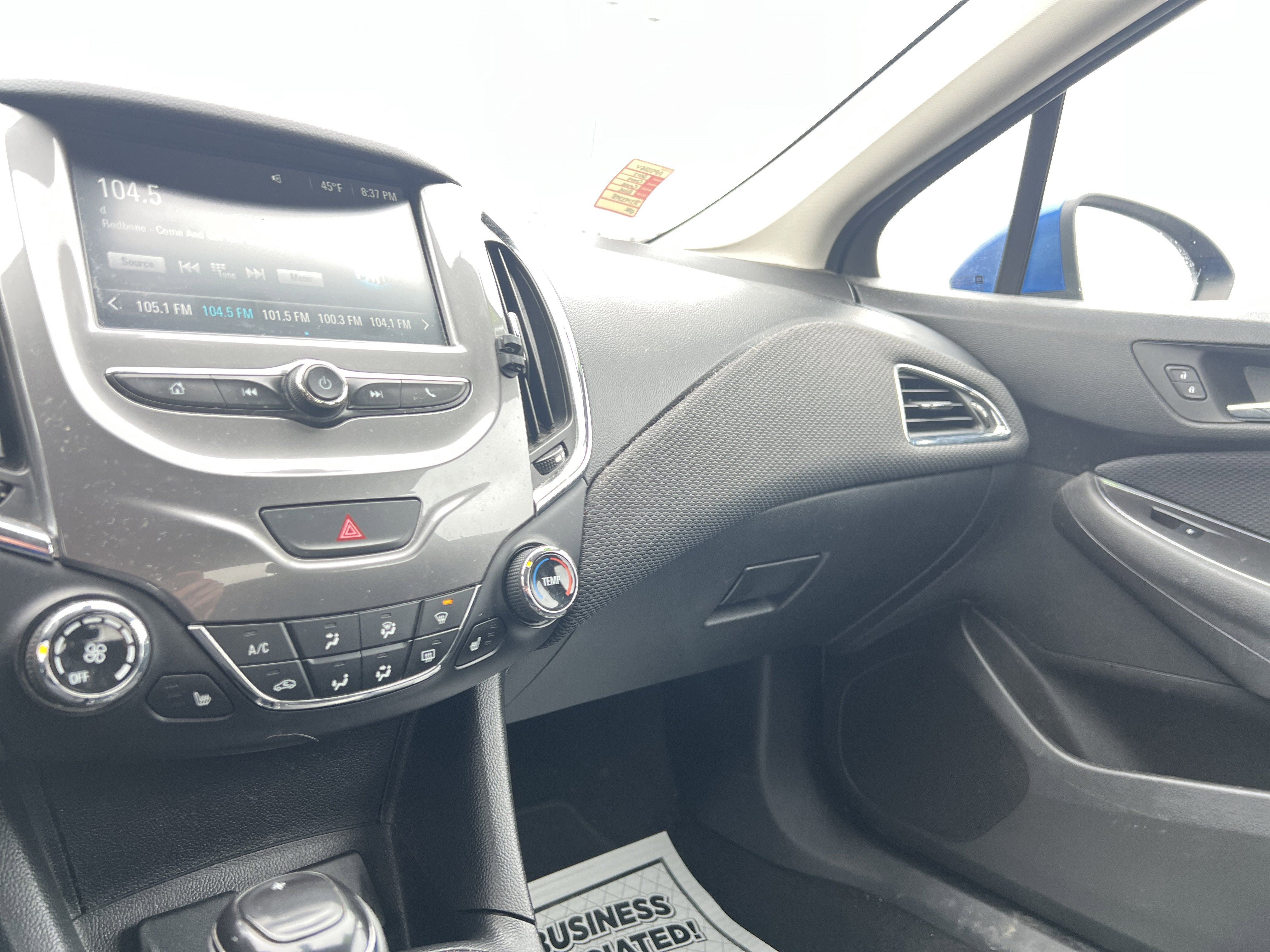 Used 2017 Chevrolet Cruze LT w/ Convenience Package image 20