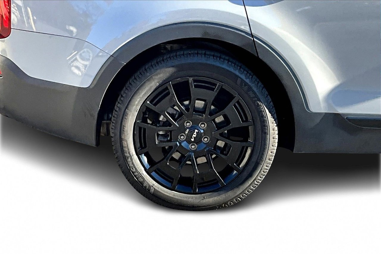Used 2022 Kia Telluride SX w/ Nightfall Edition Package image 37