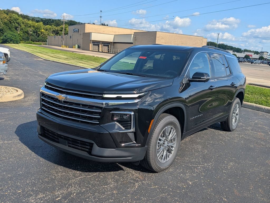 New 2026 Chevrolet Traverse LT w/ Driver Confidence Package AWD/4WD image 3