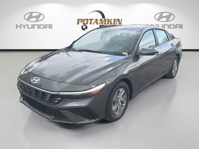 New 2026 Hyundai Elantra SE
