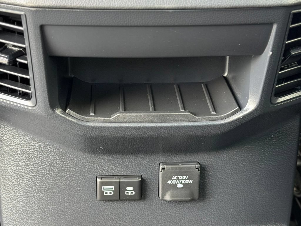 Used 2023 Toyota Tundra Limited AWD/4WD image 8