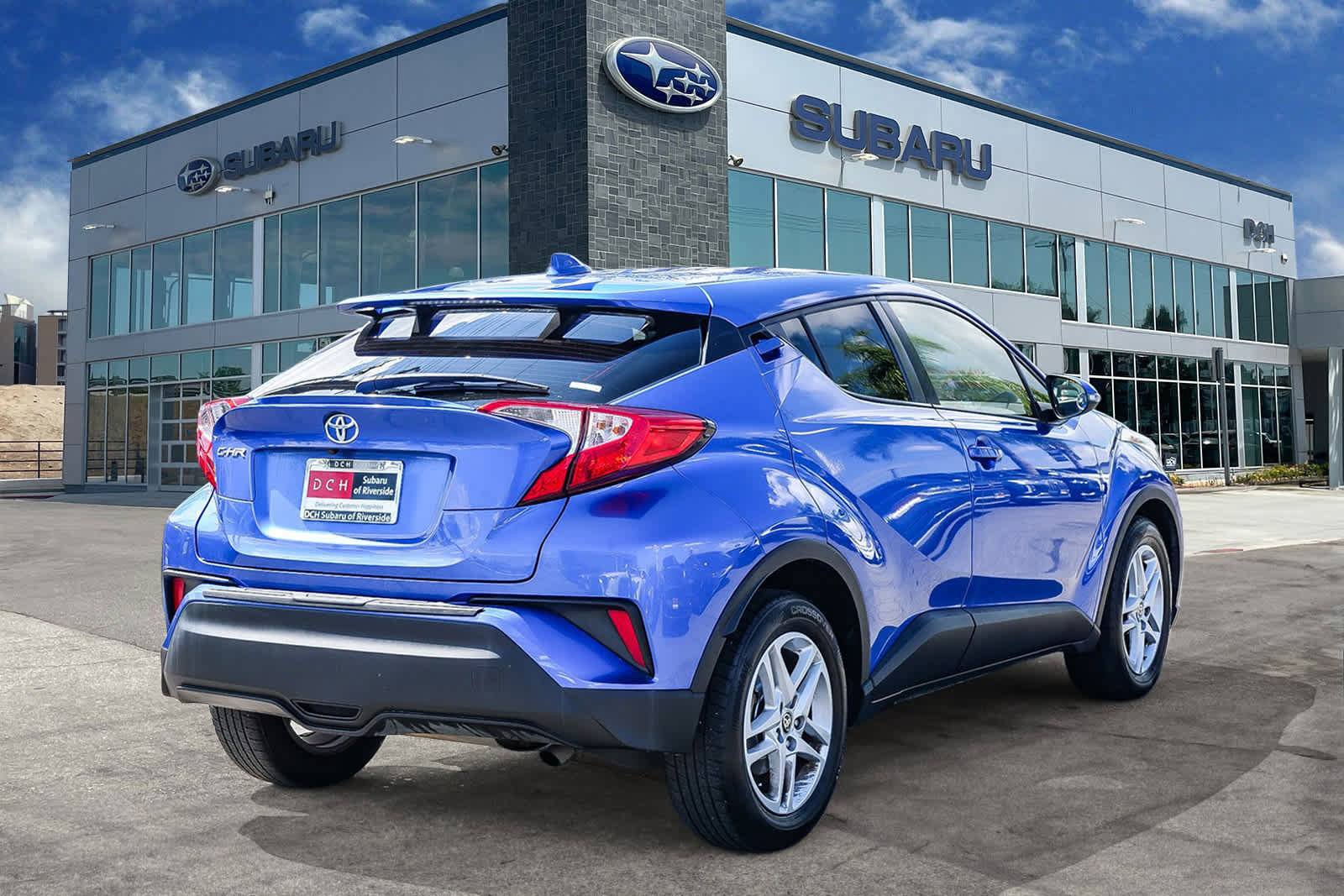 Used 2020 Toyota C-HR LE image 4