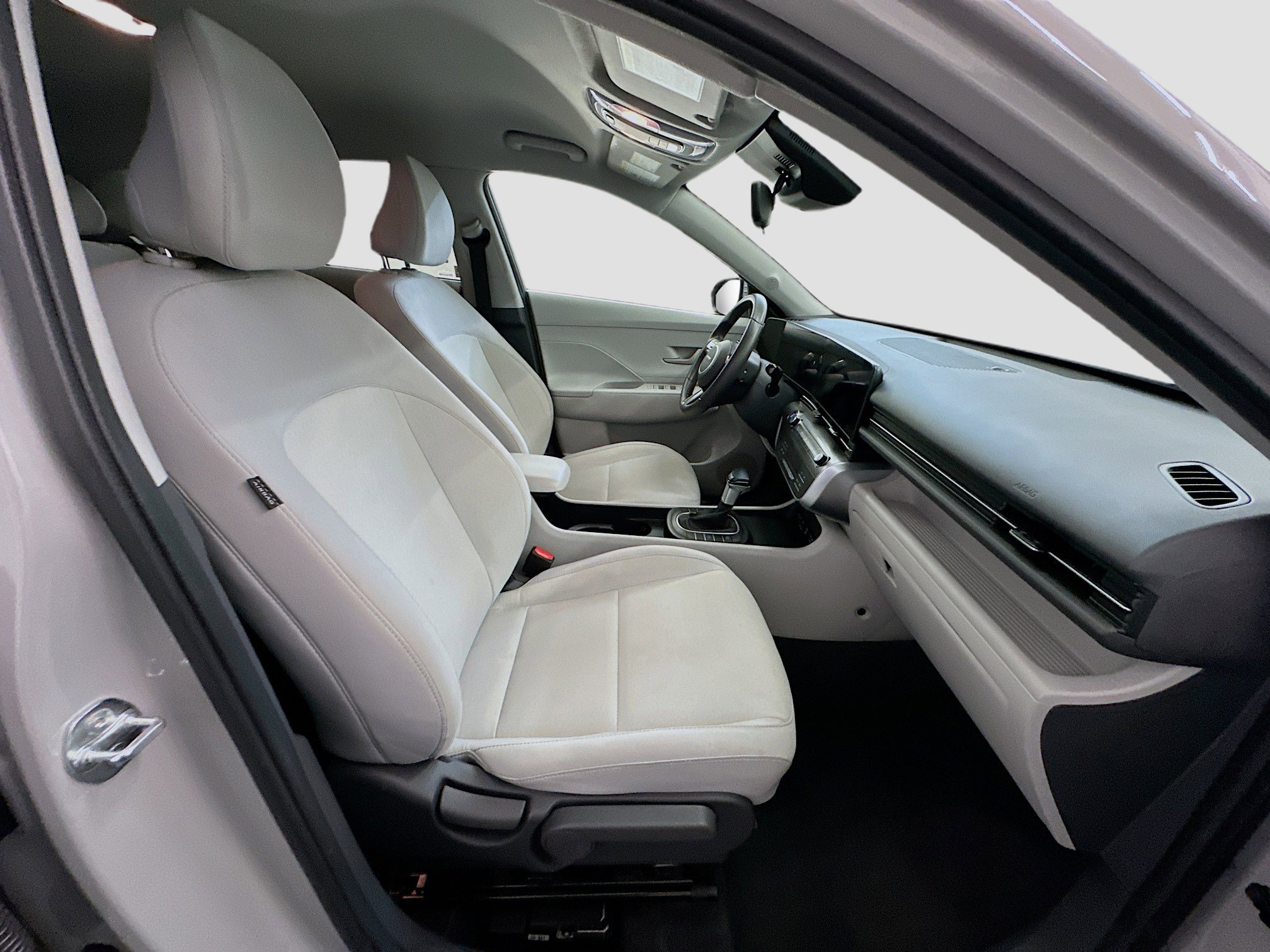 Used 2025 Hyundai Kona SEL image 31