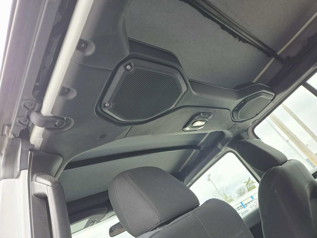 Used 2018 Jeep Wrangler Unlimited Sport image 13