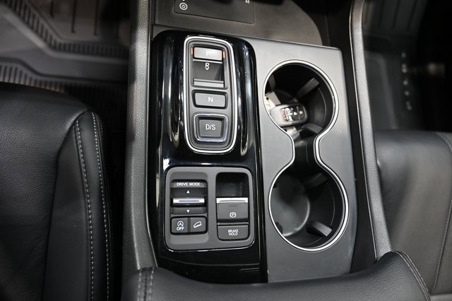 Used 2024 Honda Pilot Touring image 20