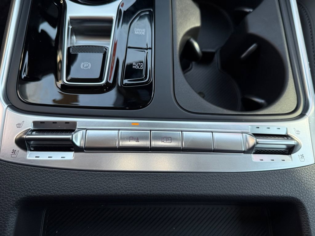 New 2026 Kia Carnival SX w/ SX Dark Edition Package FWD image 22