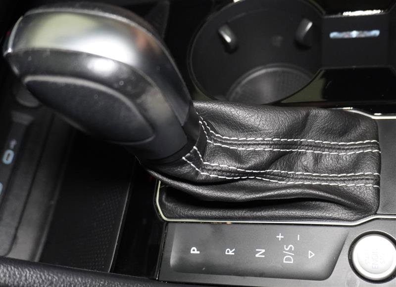 Used 2021 Volkswagen Atlas Cross Sport SEL Premium image 26