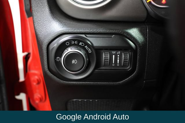Used 2020 Jeep Wrangler Unlimited Sahara w/ Uconnect 4C Nav & Sound Group AWD/4WD image 16